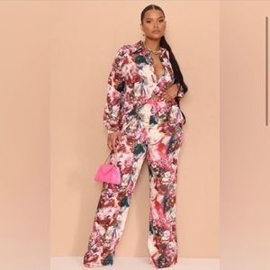 pretty little top and pants set.